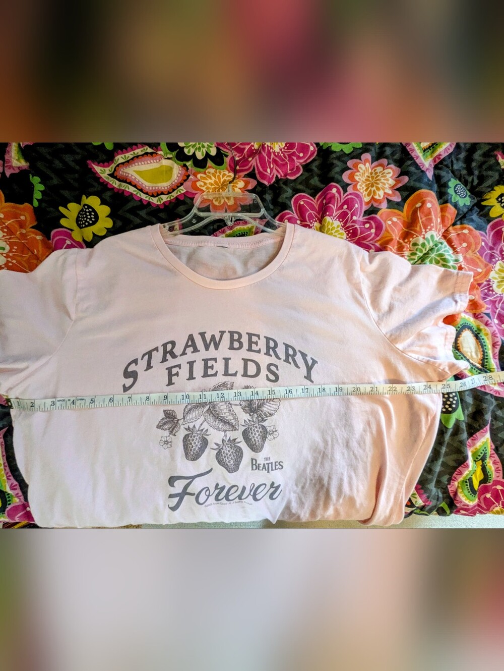 NWOT The Beatles Light Pink Strawberry Fields Graphic Short Sleeve Tee Sz. XL - Picture 4 of 4